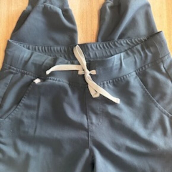 Figs zamora jogger scrub pants and scrub top in Dark Harbor - Picture 1 of 4